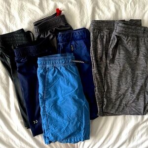 Boys Mix of shorts (5) and joggers (2) ALL MEDIUM